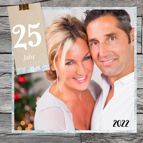 Robuste Jubiläumskarte mit Holzhintergrund 25 Jahre