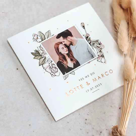 Stilvolle Hochzeitskarte mit Foto und Text aus Kupferfolie