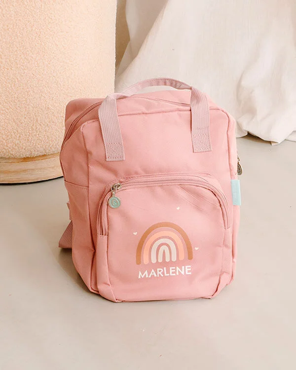 Rosa Kinderrucksack mit Namen und Regenbogen personalisiert