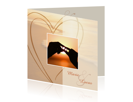 Hochzeitskarte mit Strandthema, Sonne und goldenen Ringen